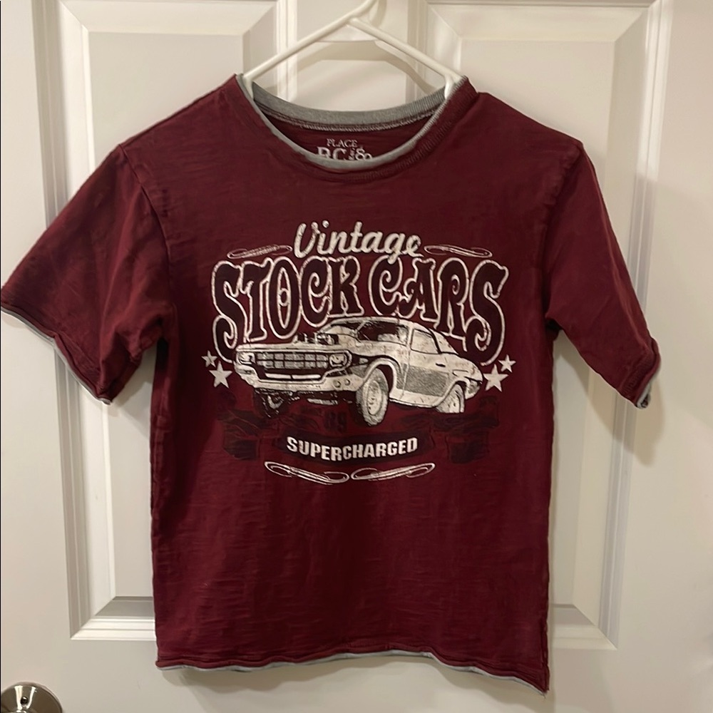 1989 Place Boys size 8 Red Short Sleeve Tee with Vintage Graphic